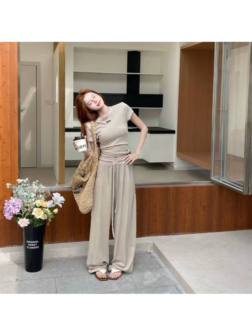 안티에이징 한국 스타일 티셔츠와 와이드 레그 팬츠 세트 - Women'S Young Fashion 리뷰 및 가격